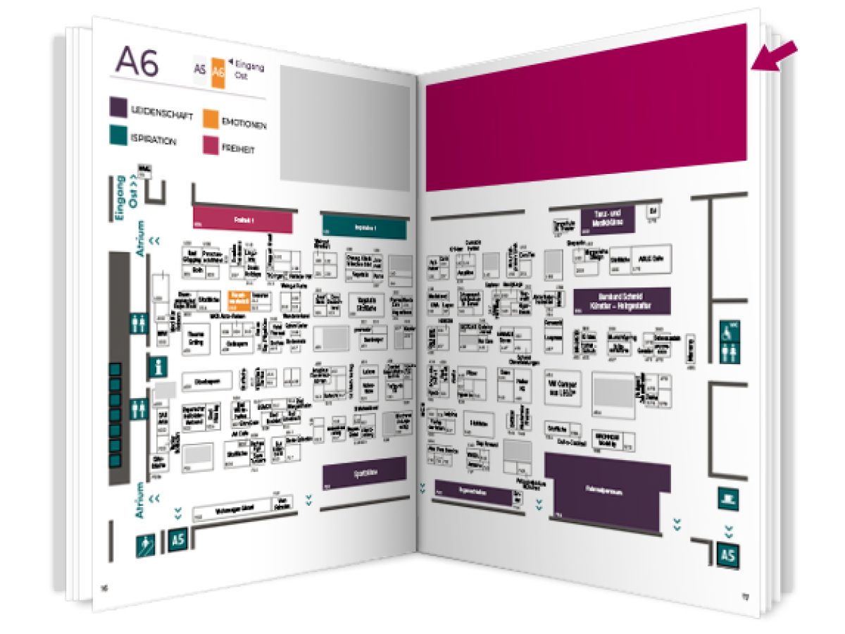 Große Anzeige über dem Hallenplan